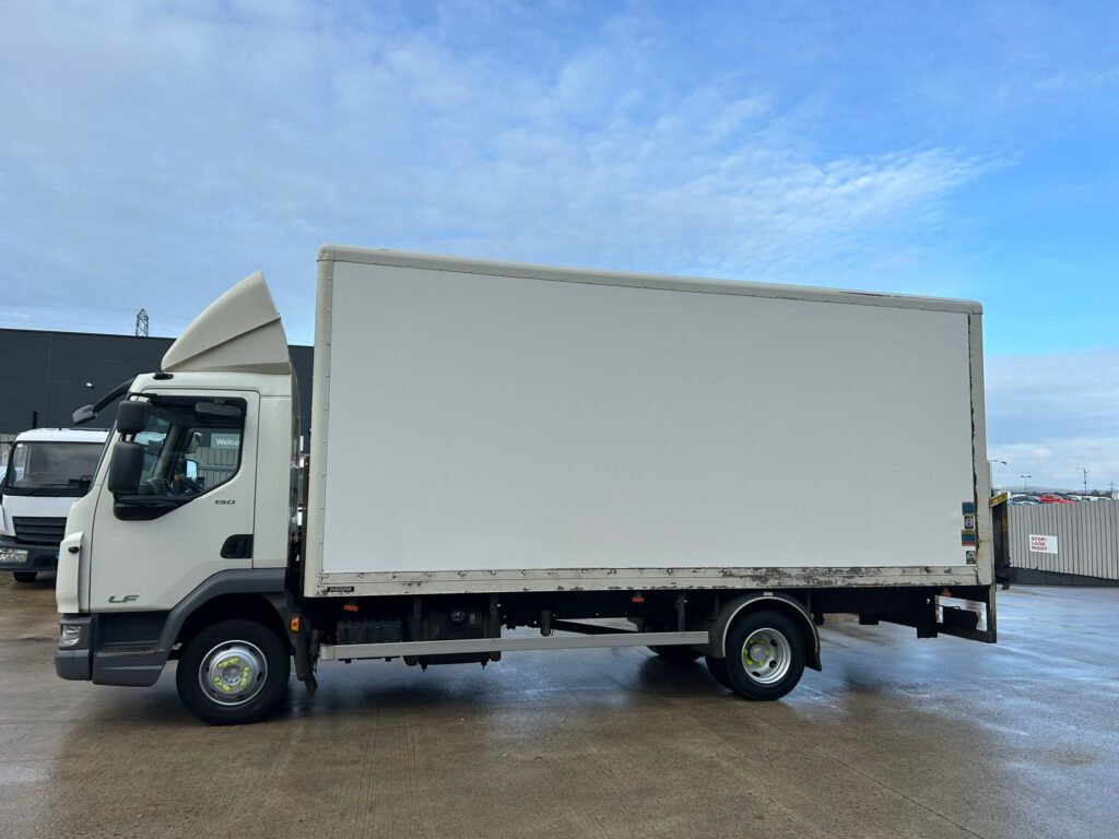 October 2020 DAF LF 45 150 7.5T