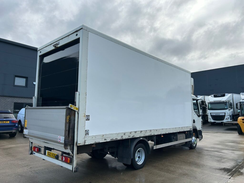 October 2020 DAF LF 45 150 7.5T