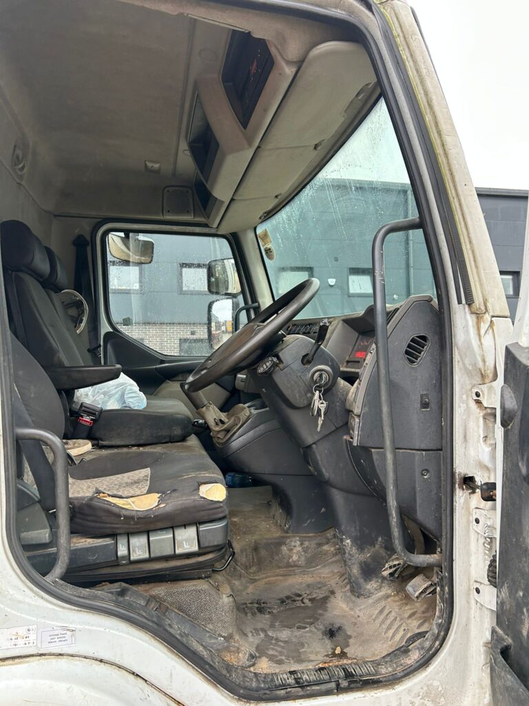 October 2010 Renault 7.5T Chassis Cab