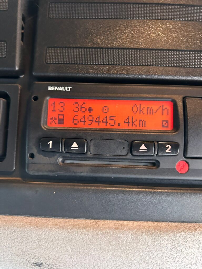 October 2010 Renault 7.5T Chassis Cab