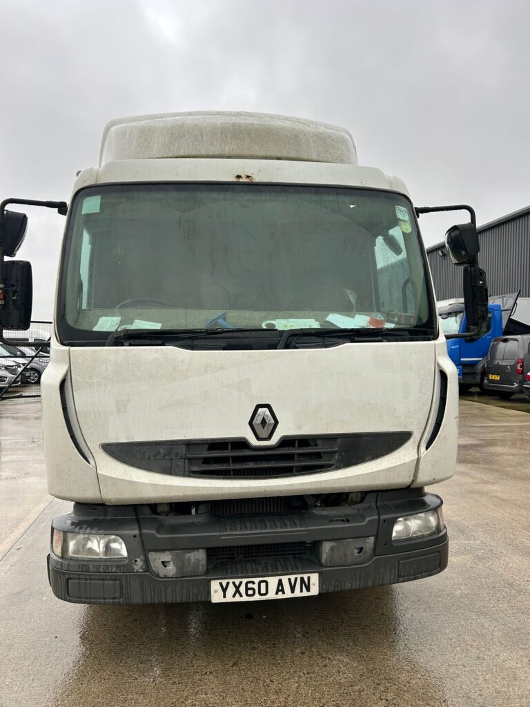 October 2010 Renault 7.5T Chassis Cab