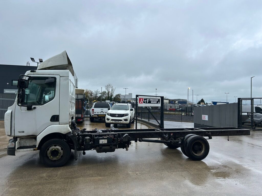 October 2010 Renault 7.5T Chassis Cab
