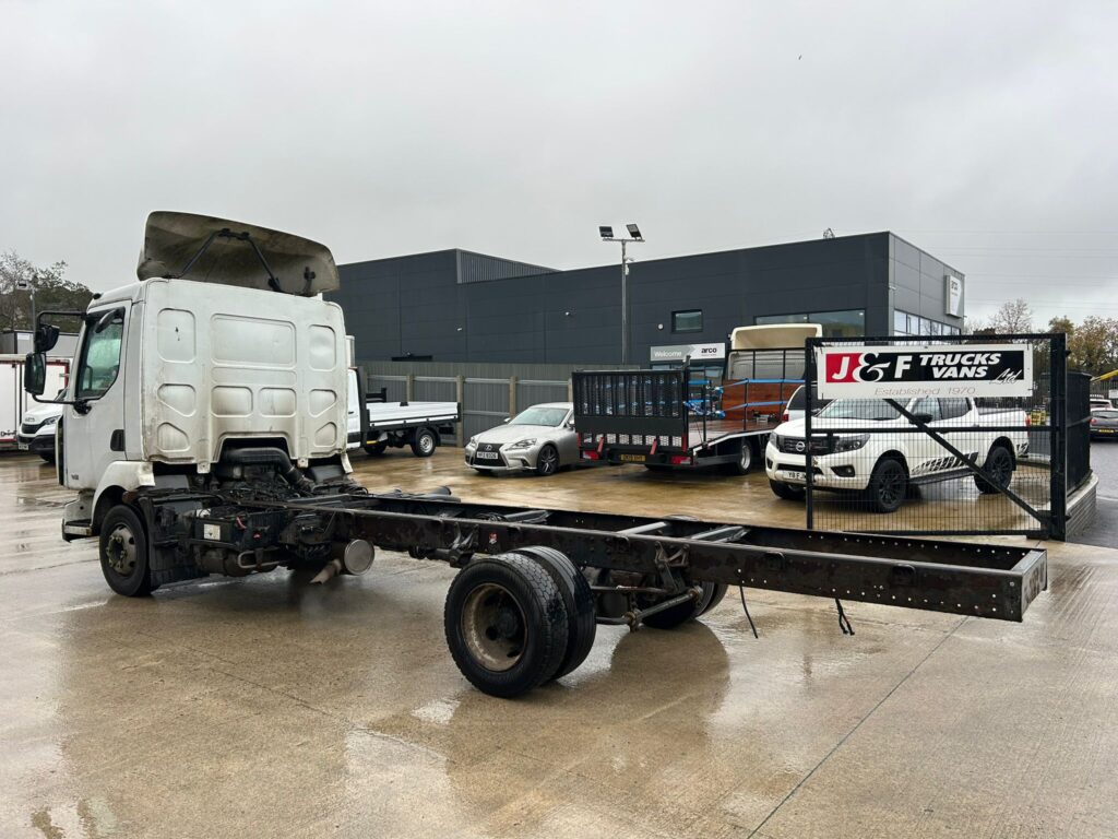 October 2010 Renault 7.5T Chassis Cab