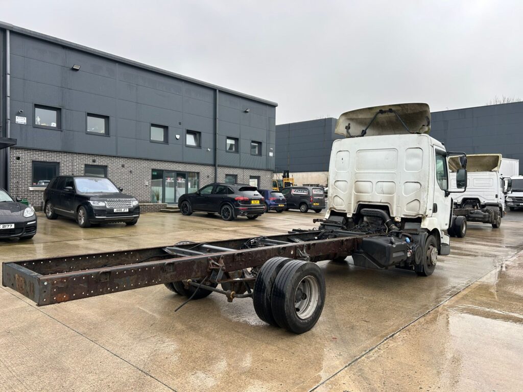 October 2010 Renault 7.5T Chassis Cab