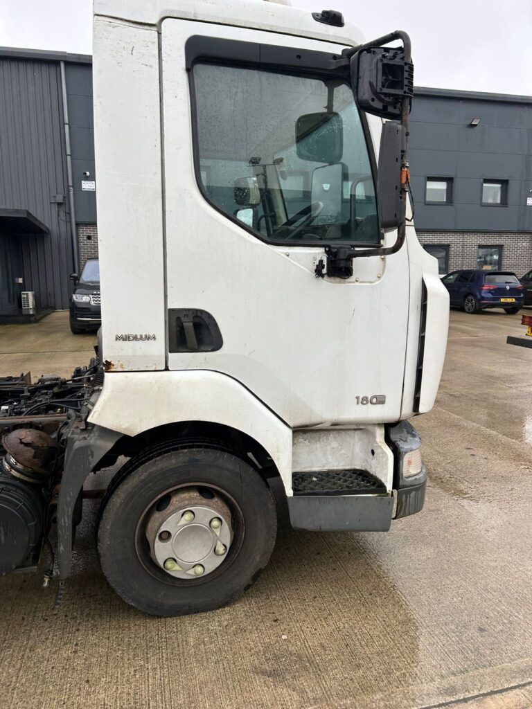 October 2010 Renault 7.5T Chassis Cab