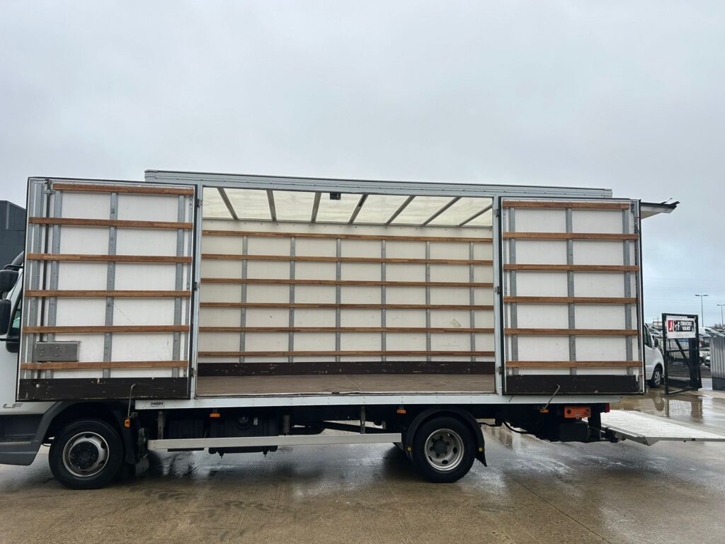 November 2020 DAF LF 180 7.5T