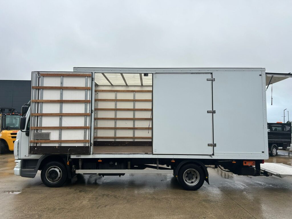 November 2020 DAF LF 180 7.5T