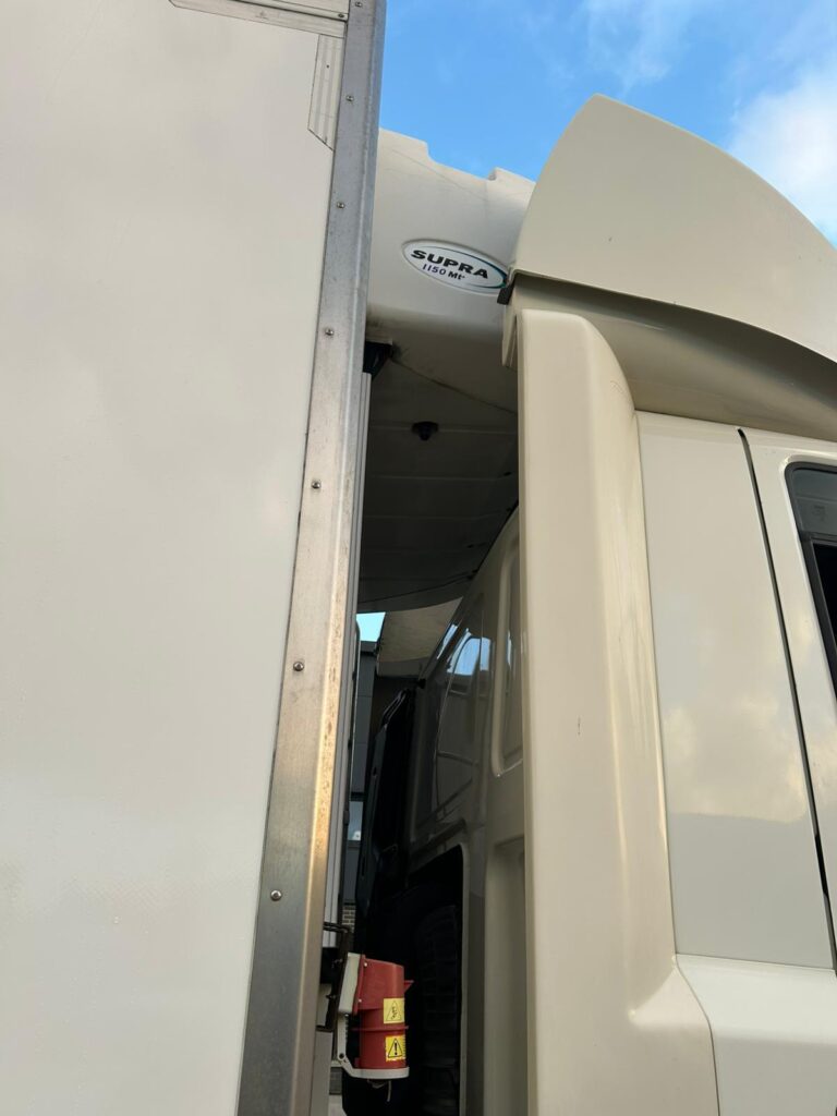 December 2016 DAF CF 330 6x2 Euro 6