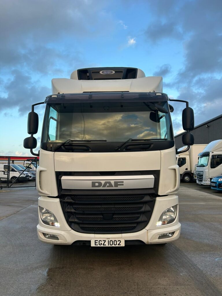 December 2016 DAF CF 330 6x2 Euro 6