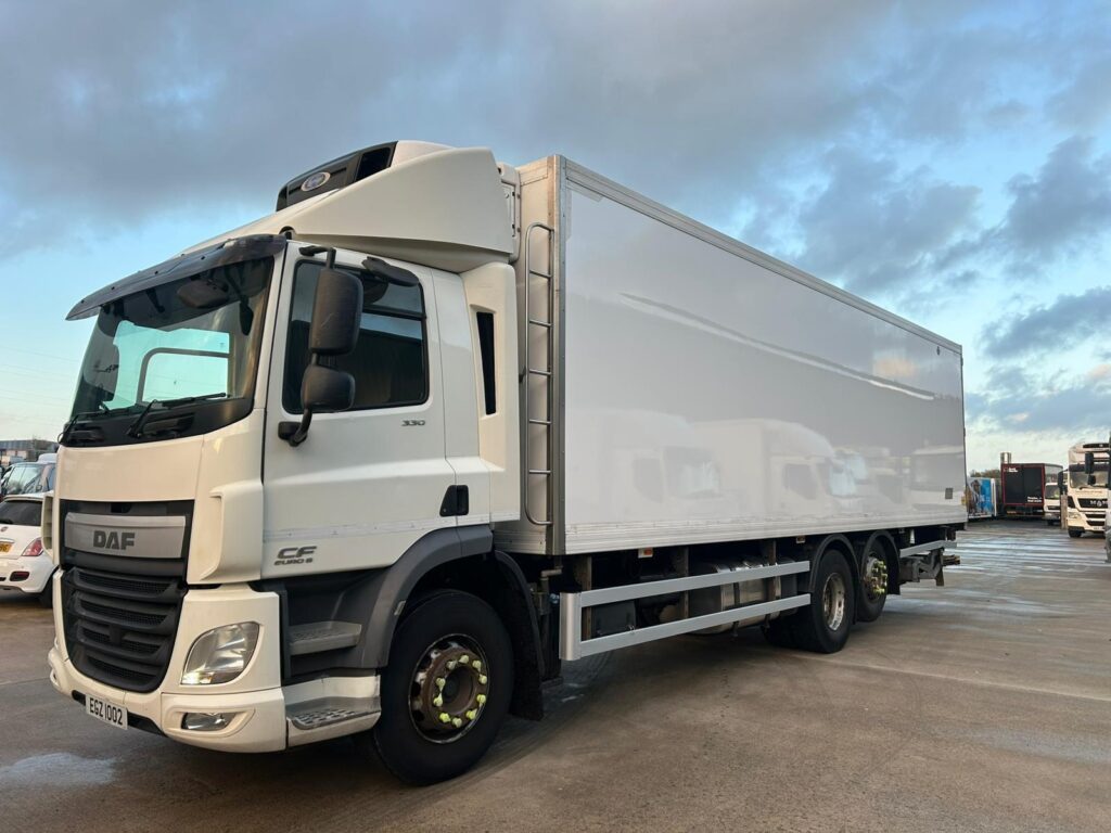 December 2016 DAF CF 330 6x2 Euro 6