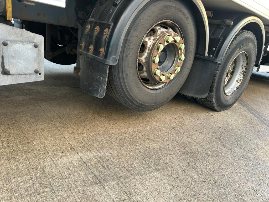 December 2016 DAF CF 330 6x2 Euro 6