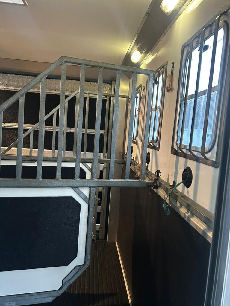 2006 DAF LF 45-150 Horsebox