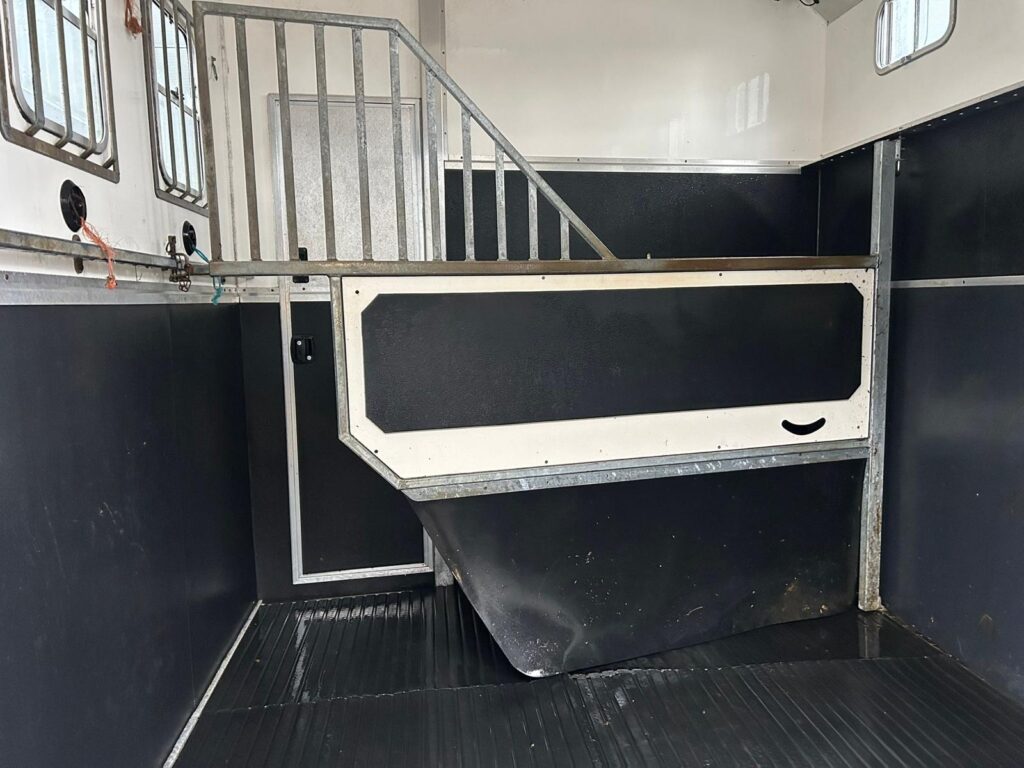 2006 DAF LF 45-150 Horsebox