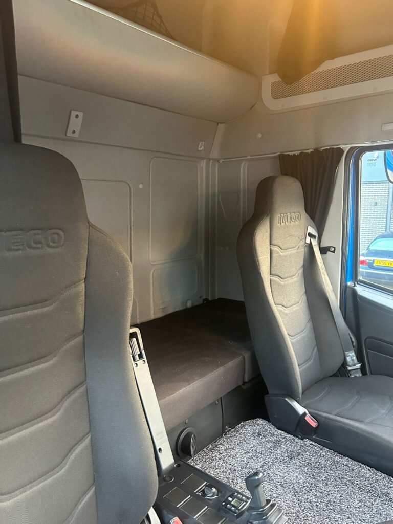 September 2020 Iveco 180e25 Curtainside