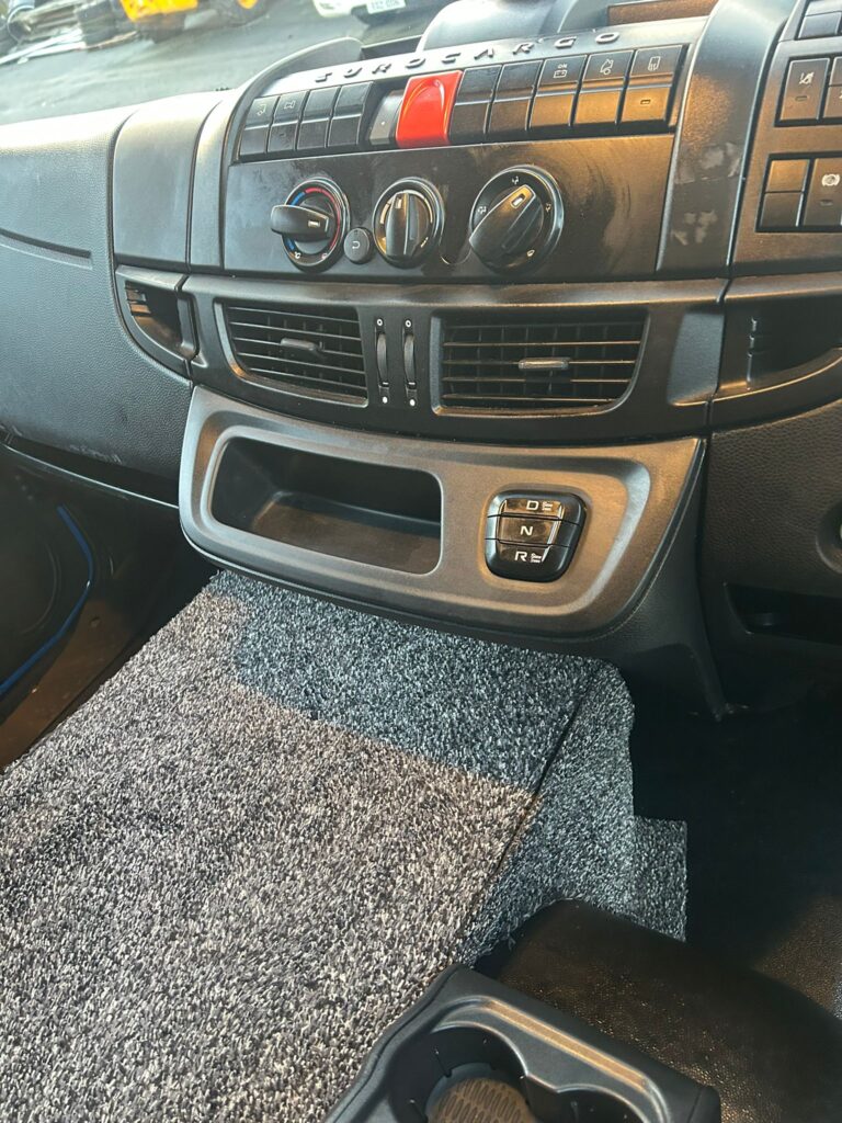 September 2020 Iveco 180e25 Curtainside