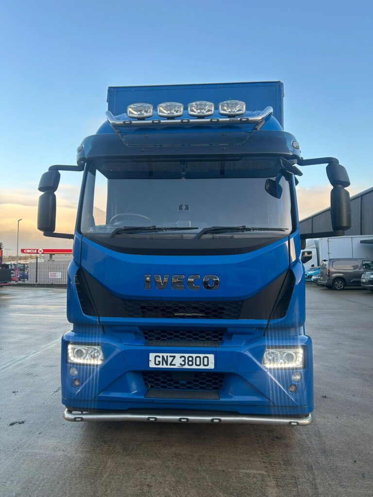 September 2020 Iveco 180e25 Curtainside