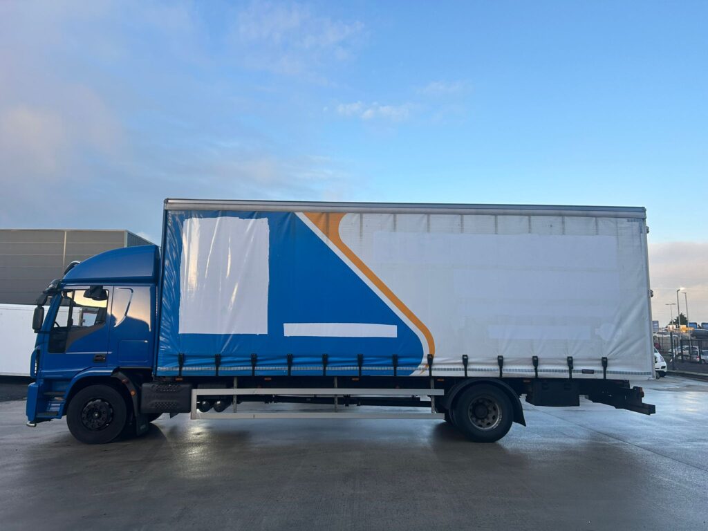 September 2020 Iveco 180e25 Curtainside