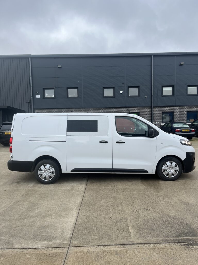 October 2022 Vauxhall Vivaro 2.0d Crew Cab