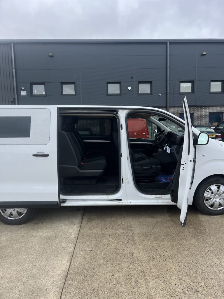October 2022 Vauxhall Vivaro 2.0d Crew Cab