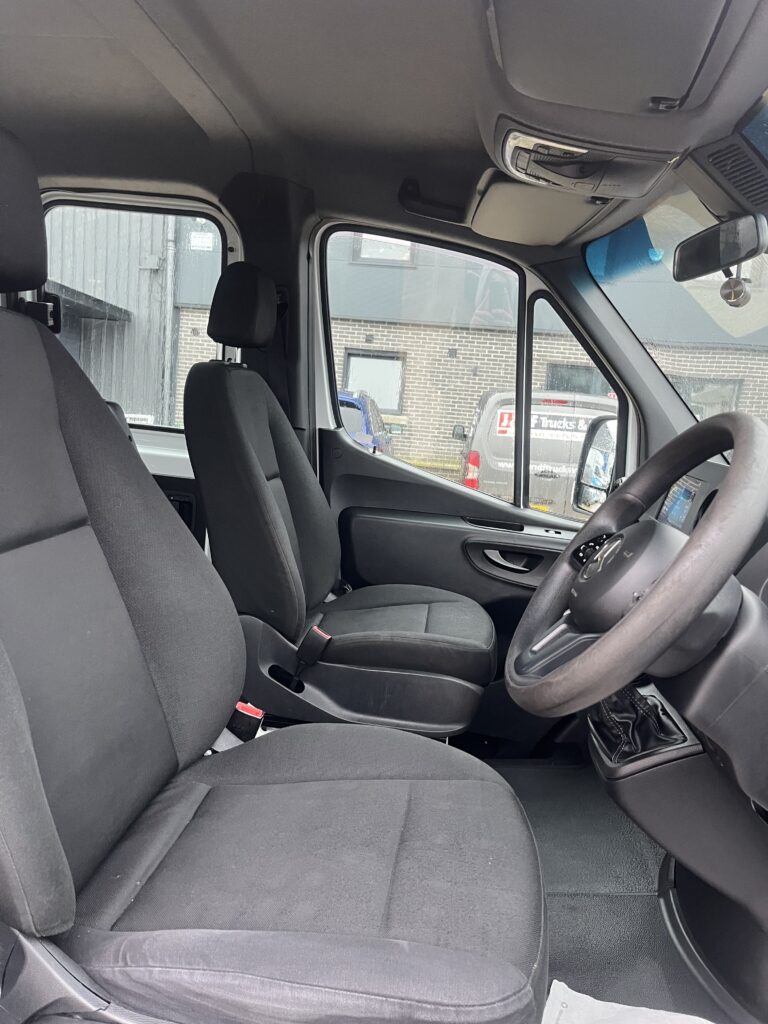 2021 Mercedes Sprinter 314 CrewCab Dropside