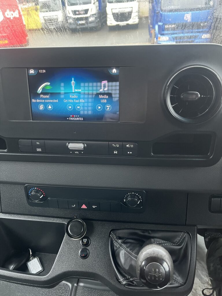 2021 Mercedes Sprinter 314 CrewCab Dropside