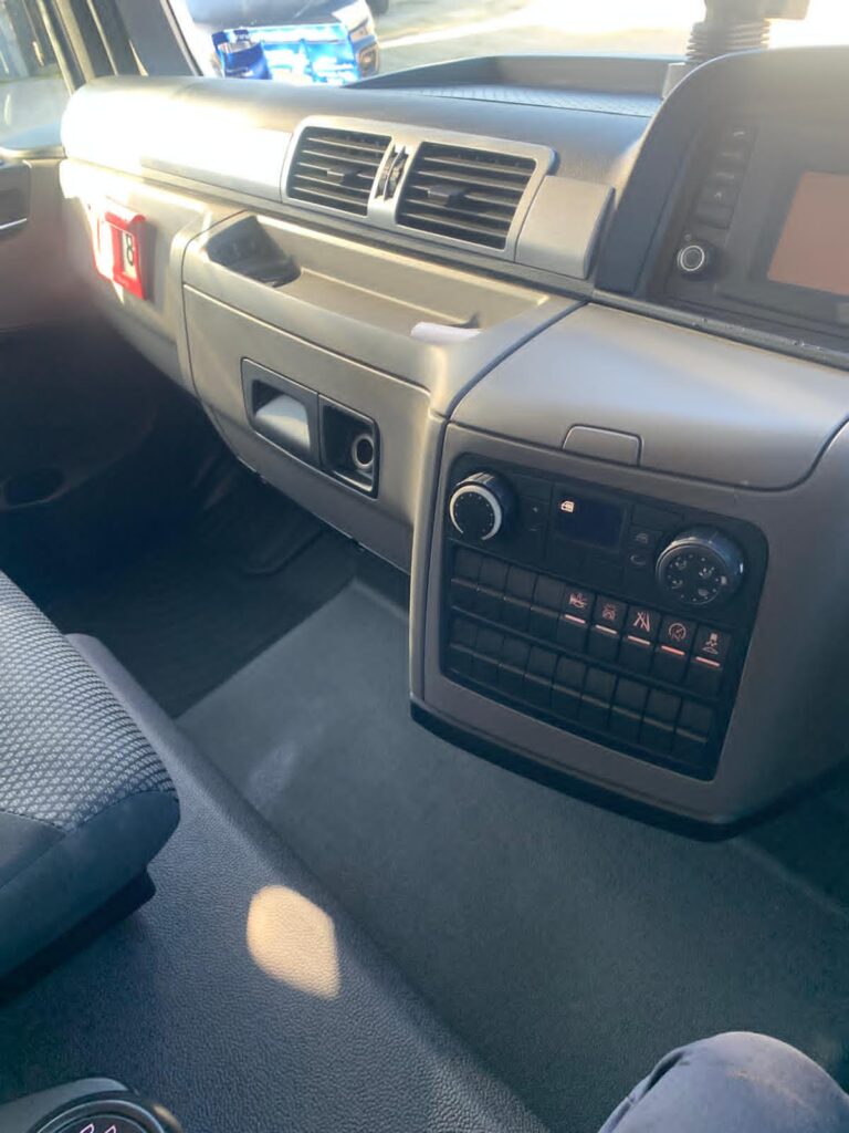 2019 MAN TGL 7-190 Curtainsider