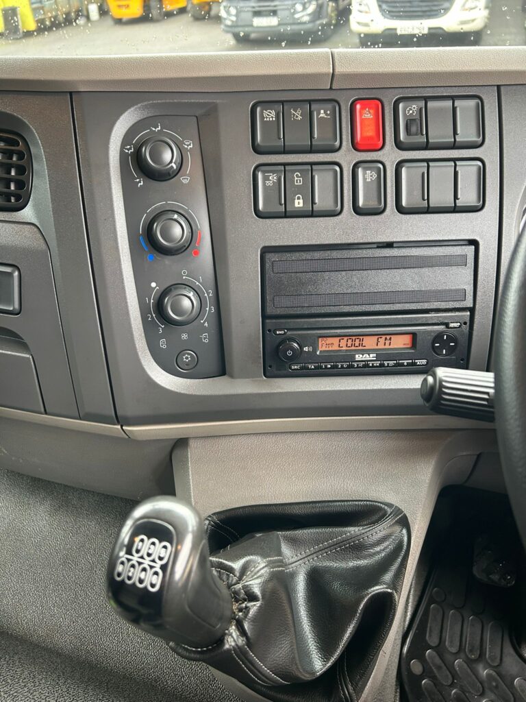 2022 DAF LF 230 12 Ton with 22ft Alloy Dropside Body