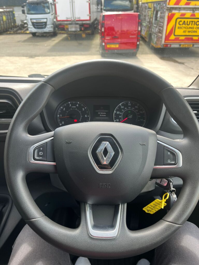 2021 Renault Master 2.3d High Roof SWB