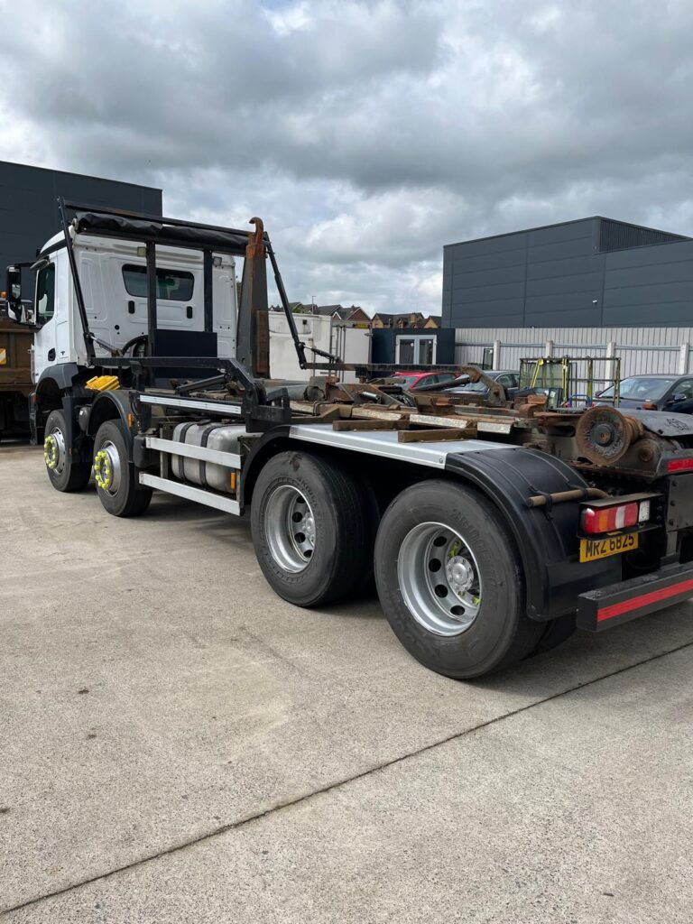 2018 Mercedes Arocs 3240 Hookloader