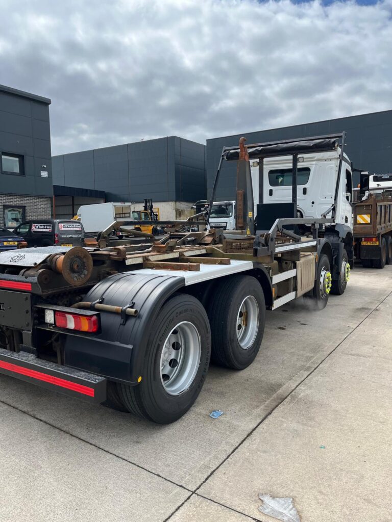 2018 Mercedes Arocs 3240 Hookloader