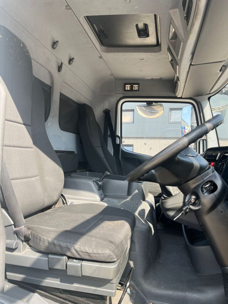 December 2015 Mercedes Atego 816 7.5T GRP Box