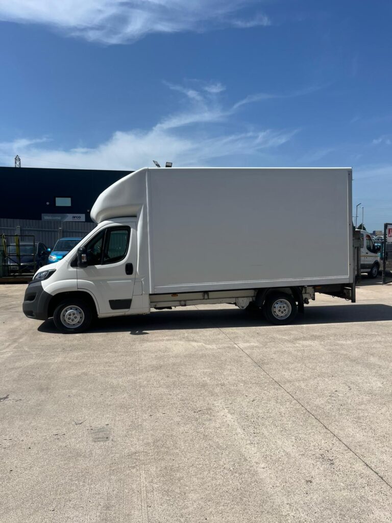 September 2017 Peugeot Boxer 335 L3 Luton Van
