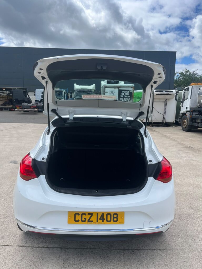 April 2016 Vauxhall Astra Excite 1.4