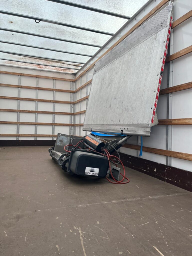 2021/22 22ft GRP Box Body with Cantilever Tail Lift