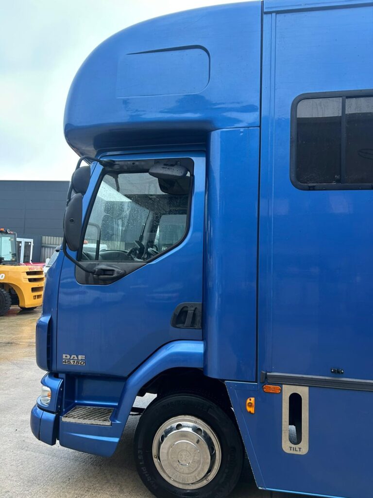 2006 DAF LF 45-150 7.5T Horsebox
