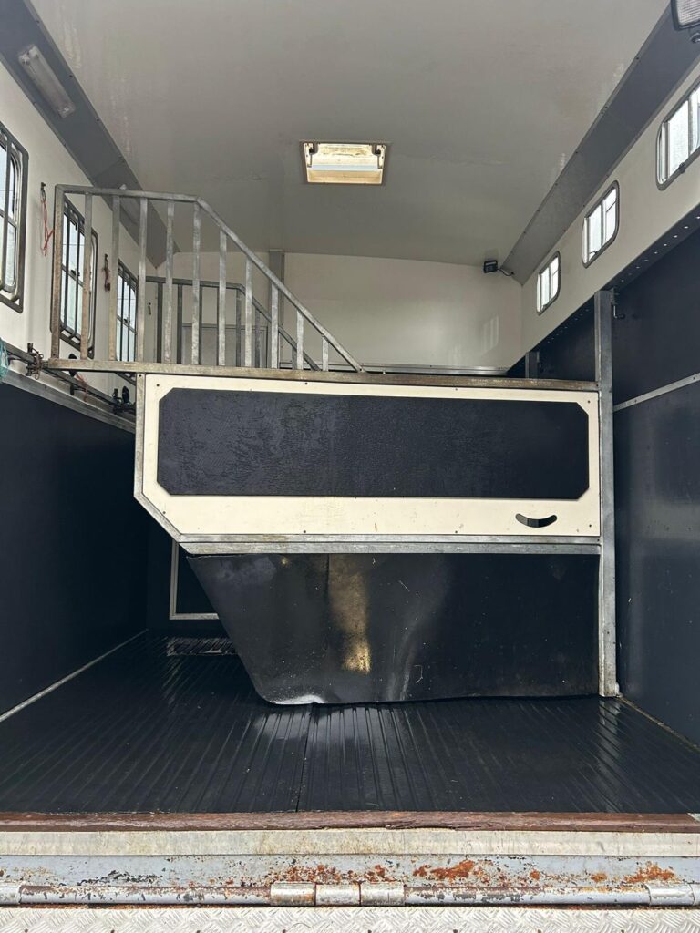 2006 DAF LF 45-150 7.5T Horsebox