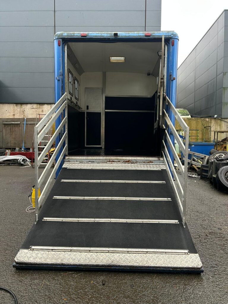 2006 DAF LF 45-150 7.5T Horsebox