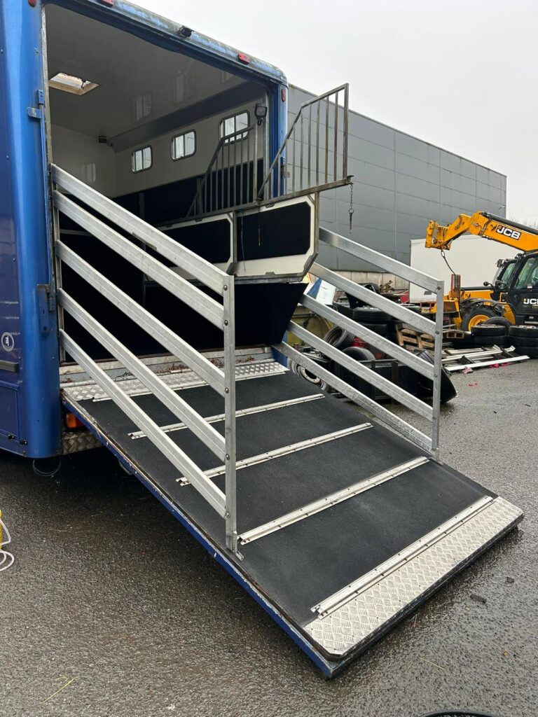 2006 DAF LF 45-150 7.5T Horsebox