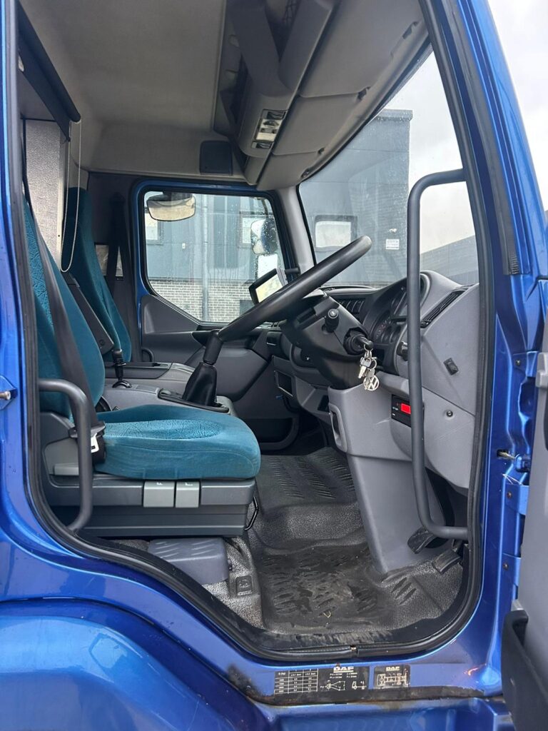 2006 DAF LF 45-150 7.5T Horsebox