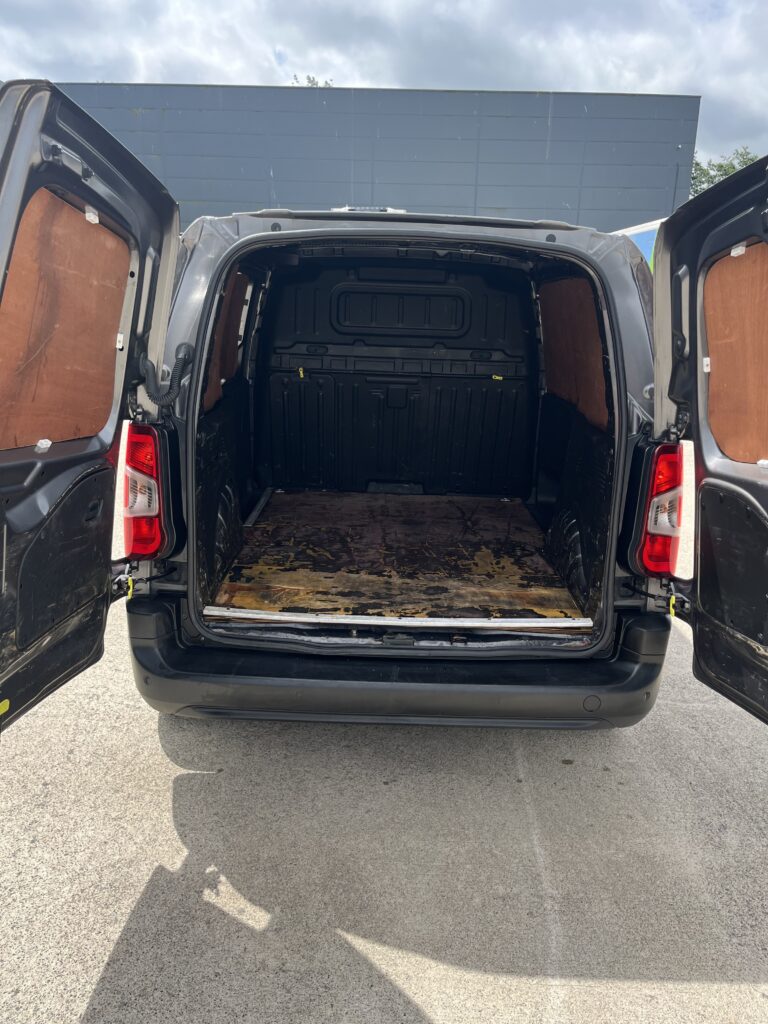 December 2020 Citroen Berlingo 650 Enterprise 1.5d