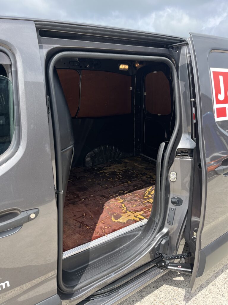 December 2020 Citroen Berlingo 650 Enterprise 1.5d