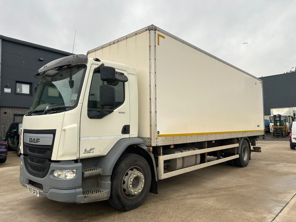 March 2017 DAF LF 55 260