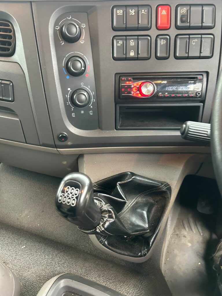 March 2017 DAF LF 55 260
