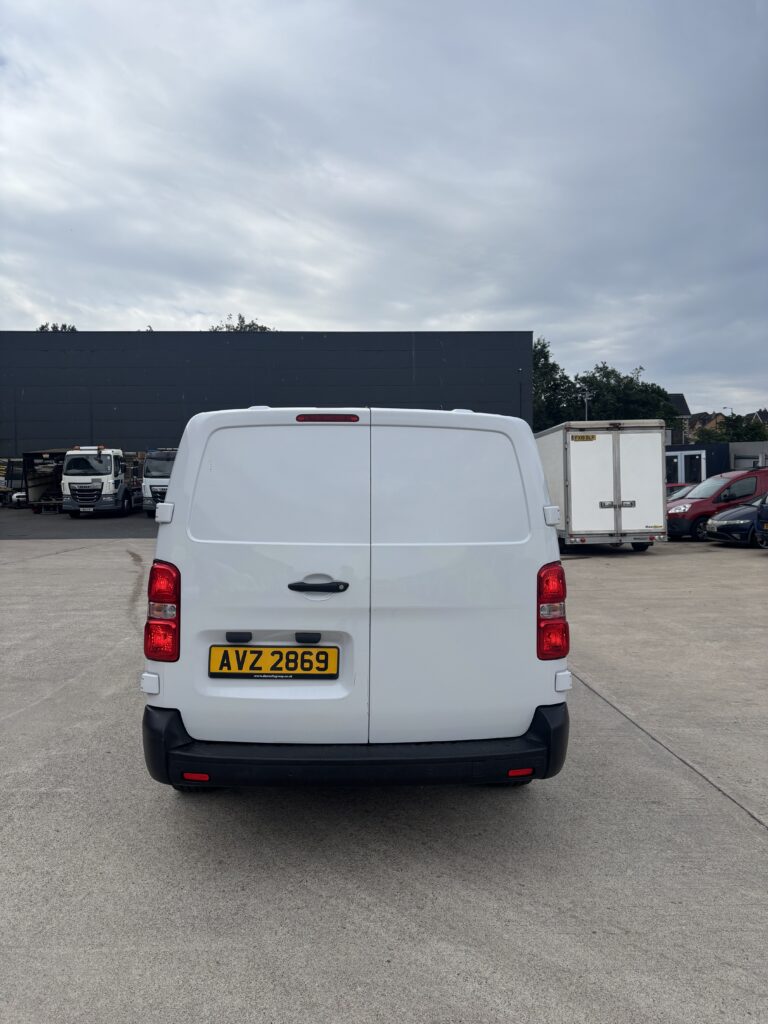 October 2022 Vauxhall Vivaro 2.0d Crew Cab