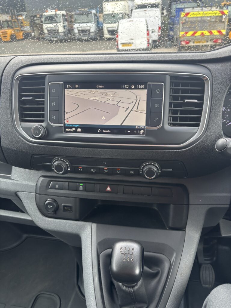 October 2022 Vauxhall Vivaro 2.0d Crew Cab