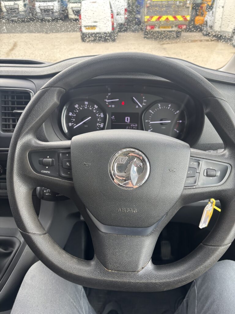 October 2022 Vauxhall Vivaro 2.0d Crew Cab
