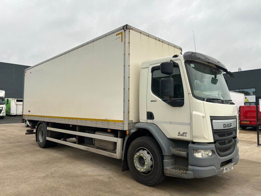 March 2017 DAF LF 55 260