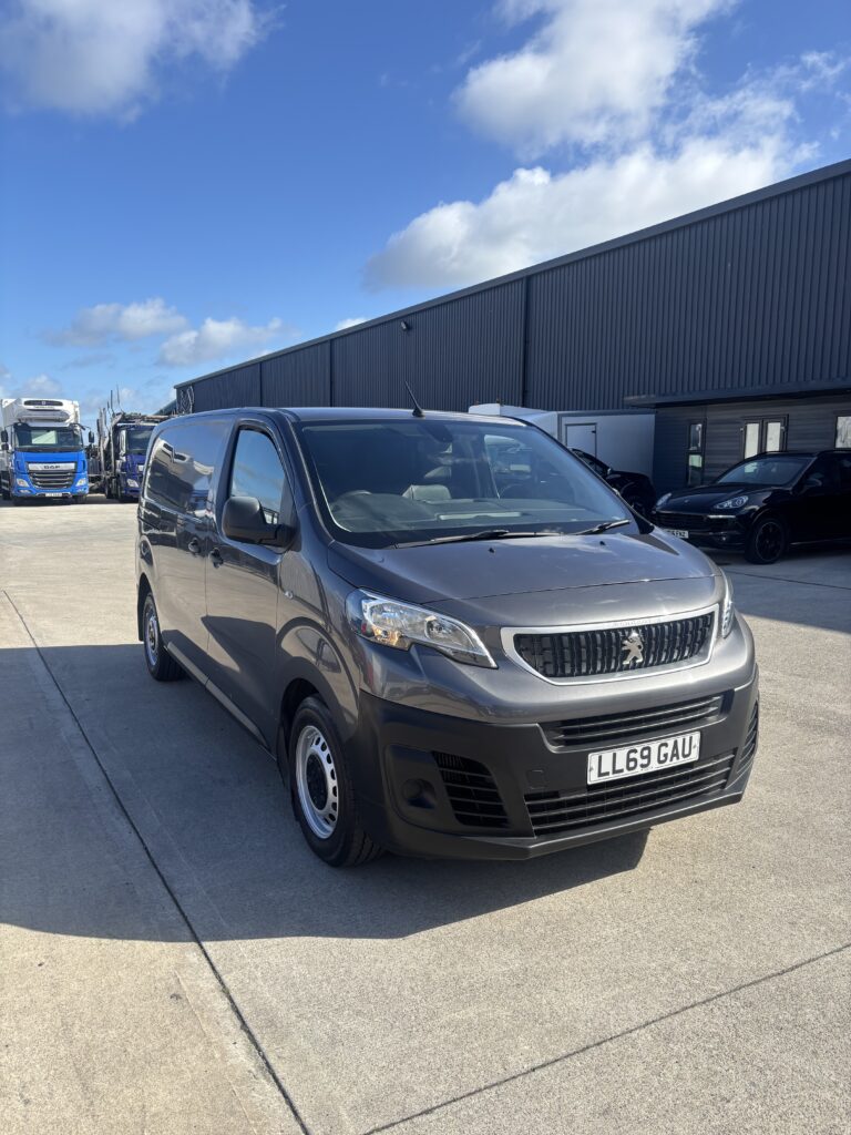 December 2019 Peugeot Expert Professional L1 BlueHDi