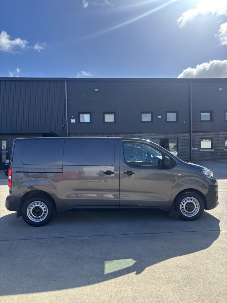 December 2019 Peugeot Expert Professional L1 BlueHDi