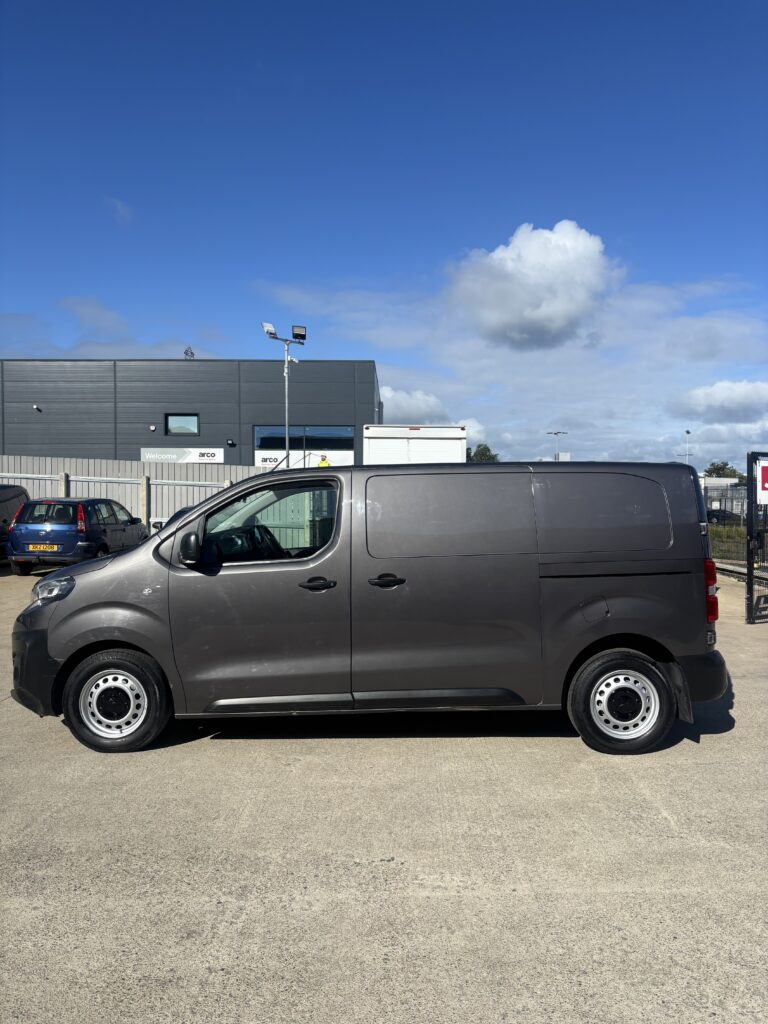 December 2019 Peugeot Expert Professional L1 BlueHDi
